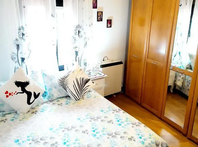 Privadas - - Bano Compartido Con Anfitriones * سوانثيس